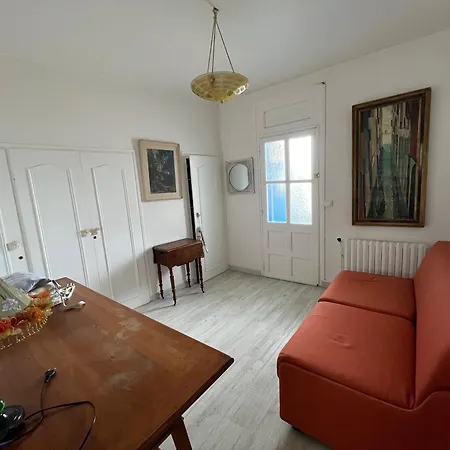 Apartment Chaleureux 3 Pieces Avec Terrasse Dans Le Quartier De - Fr-1-338-596 *