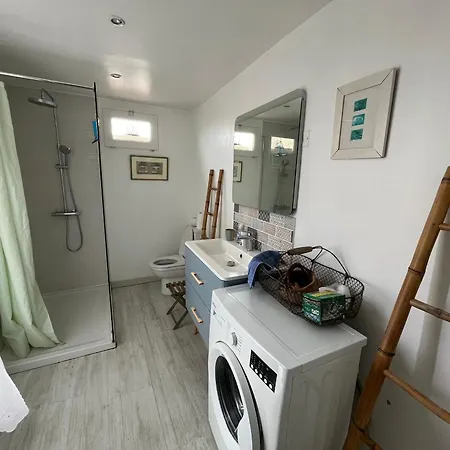 Chaleureux 3 Pieces Avec Terrasse Dans Le Quartier De - Fr-1-338-596 * Sète